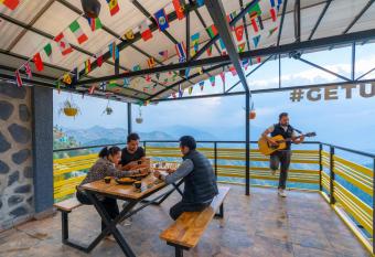 The Hosteller Kufri, Shimla has Balcony rooms