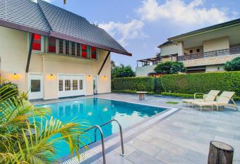 Ekant Villa - 3BR Tranquil Abode, A perfect place to unwind allows 18 year olds to book a room