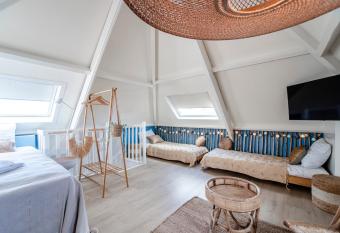 South Beach House has Balcony rooms