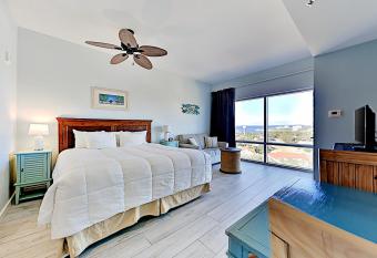 Luau Condos V has Balcony rooms