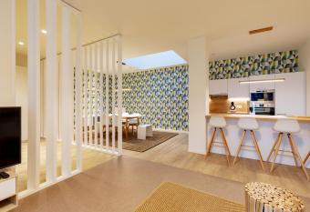 GUILLEMINS STATION FLATS allows 18 year olds to book a room