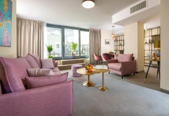 Xerion Hotel allows 18 year olds to book a room