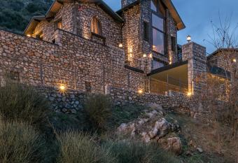 Volhon Mansions of Parnassos has Balcony rooms