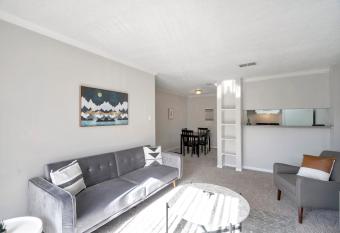 Perfect Cozy Condo near Midland College has Balcony rooms