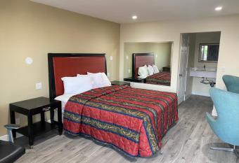 Royale Inn Motel allows 18 year olds to book a room