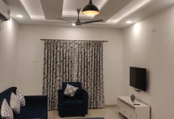 Chillx comfort stay 2bhk luxury apt has Balcony rooms