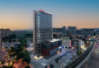Hampton by Hilton Guangzhou Jinshazhou allows 18 year olds to book a room