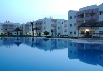 Appartement 7    MOHAMMEDIA allows 18 year olds to book a room