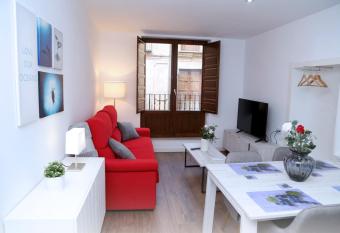 Apto Tur  stico Plaza del Mercado 1.2 has Balcony rooms