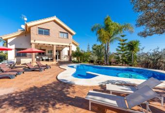Villa Jorge has Balcony rooms