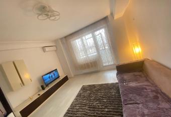 R&C Relax Accommodation 306 has rooms with a private hot tub