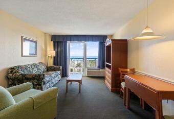Oceanfront Boardwalk Condo w Private Balcony and Access to Beach has Balcony rooms