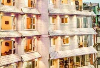 Wonder Woods Boutique Hotel has Balcony rooms