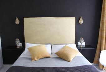 Luxury apartament allows 18 year olds to book a room