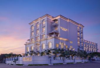 The Hillock Ahmedabad has Balcony rooms