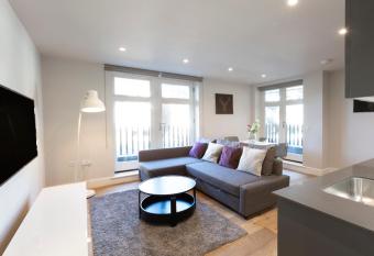 Hampden Apartments - The Anne has Balcony rooms