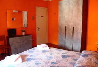 Albergo Del Lago has Balcony rooms