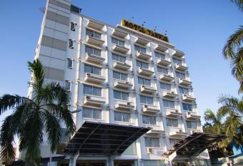 Hotel Yankin allows 18 year olds to book a room