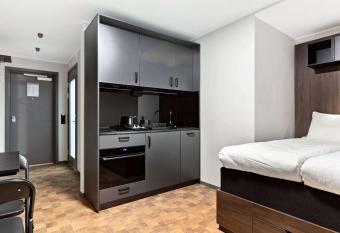 Sure Hotel Studio by Best Western Bromma allows 18 year olds to book a room