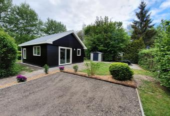 Vakantiehuis, Camping Alkenhaer allows 18 year olds to book a room