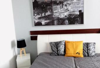 Apartm  n BlueA allows 18 year olds to book a room