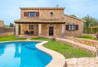 Villa Pau has Balcony rooms