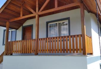 Casa 2 nova em Canela has Balcony rooms