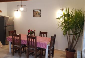 Otto s Guesthouse has rooms with a private hot tub