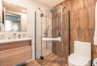 Apartment at Regatta Living II - 405 fully-equipped has Balcony rooms