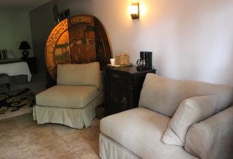 Brydan Suites has Balcony rooms