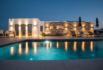 Bracket House Paros has Balcony rooms