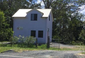 Black duck cottage allows 18 year olds to book a room