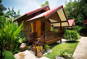 Chom Samed Resort has Balcony rooms