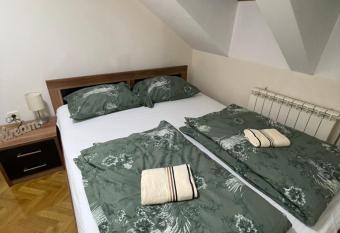 Apartment Lily 021 has rooms with a private hot tub