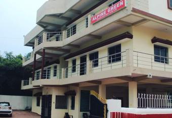 Alpine Green has Balcony rooms