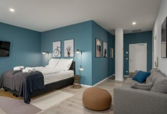 BRIGHT Lippstadt Klusetor allows 18 year olds to book a room