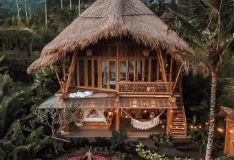 Magic Hills Bali - Magical Eco-Luxury Lodge allows 18 year olds to book a room