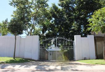 The Bosduif Nest Vacation House allows 18 year olds to book a room