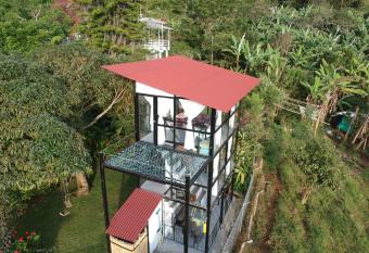 Cristal House Glamping at Villa Migelita Ecolodge has Balcony rooms