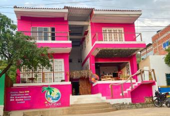 LOVE BEACH HOSTEL has Balcony rooms