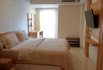 #18 Apartemen The Pinnacle - Louis Kienne Pandanaran Semarang has Balcony rooms