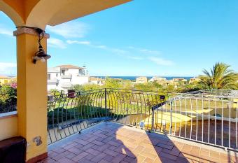 Flower Villa has Balcony rooms