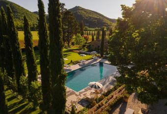 Villa di Piazzano - Small Luxury Hotels of the World allows 18 year olds to book a room
