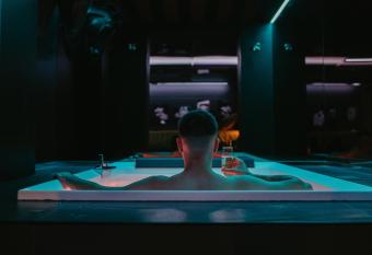 L intimiste allows 18 year olds to book a room