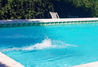 Caba  as Farah Estancia Vieja ideal para 2 allows 18 year olds to book a room