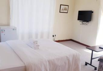 Drifters Haven Port Elizabeth allows 18 year olds to book a room