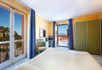 Hotel Villa Maria has Balcony rooms