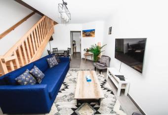 Domaine Paris City Flat 71M   Appt 101 (Grd Paris) has Balcony rooms