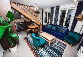 Paris City Flat 60 M carr  e Appt 102 F3 Grand Paris has Balcony rooms