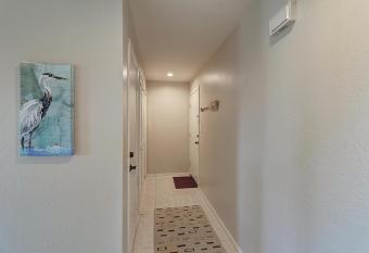 Dock Holiday has Balcony rooms